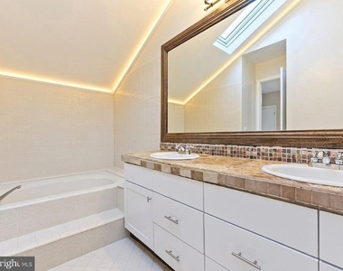 540 Sayre Drive - Photo Thumbnail 9