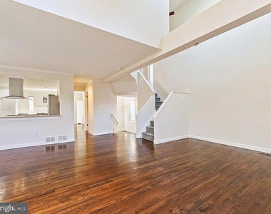 540 Sayre Drive - Photo Thumbnail 2