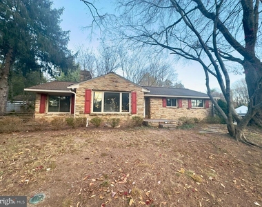 1 High Acres Drive - Photo Thumbnail 4