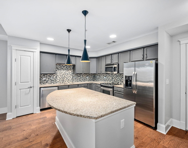 222 Glenwood - Photo Thumbnail 3
