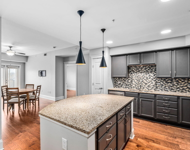 222 Glenwood - Photo Thumbnail 2