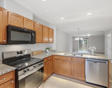 2907 Berkeley Springs Place - Photo Thumbnail 15