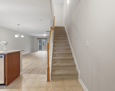 2907 Berkeley Springs Place - Photo Thumbnail 6
