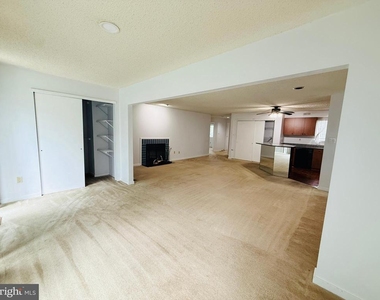 835 Chanticleer Drive - Photo Thumbnail 38