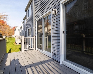 835 Chanticleer Drive - Photo Thumbnail 23