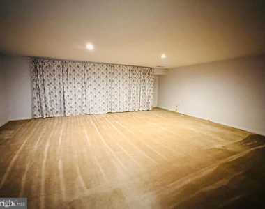 835 Chanticleer Drive - Photo Thumbnail 44
