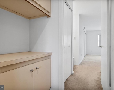 835 Chanticleer Drive - Photo Thumbnail 18