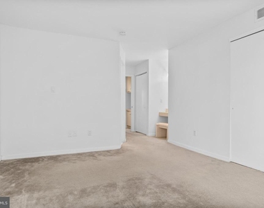 835 Chanticleer Drive - Photo Thumbnail 20