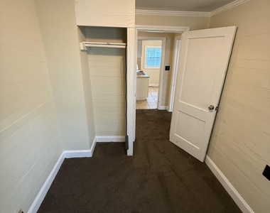 602 Bragg Street - Photo Thumbnail 11