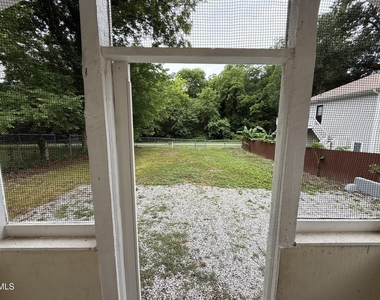 602 Bragg Street - Photo Thumbnail 2