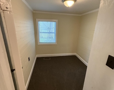 602 Bragg Street - Photo Thumbnail 8