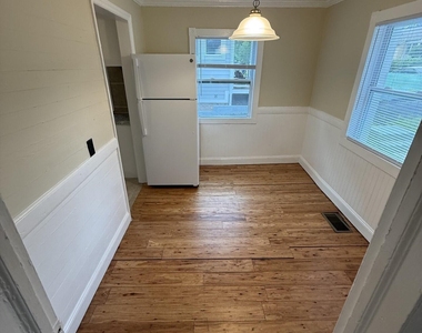 602 Bragg Street - Photo Thumbnail 7