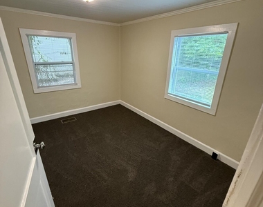 602 Bragg Street - Photo Thumbnail 12