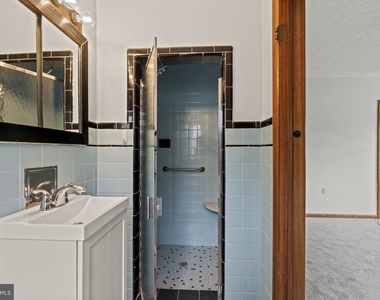 819 Mercer Street - Photo Thumbnail 17