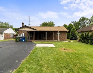 819 Mercer Street - Photo Thumbnail 29