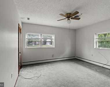 819 Mercer Street - Photo Thumbnail 13