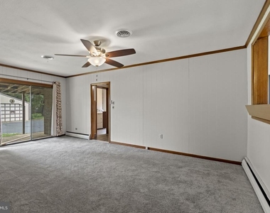 819 Mercer Street - Photo Thumbnail 6