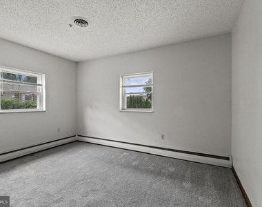 819 Mercer Street - Photo Thumbnail 24