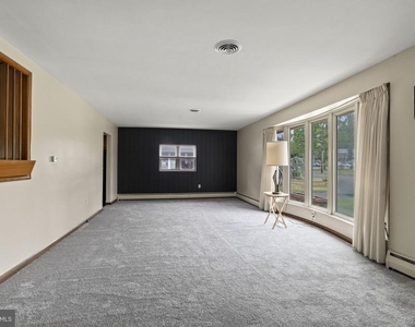 819 Mercer Street - Photo Thumbnail 3