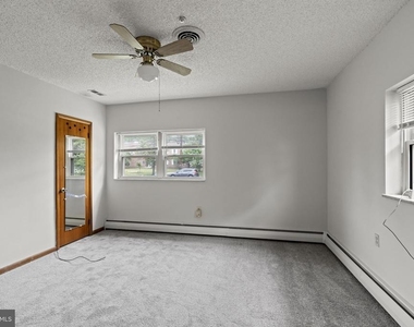 819 Mercer Street - Photo Thumbnail 15