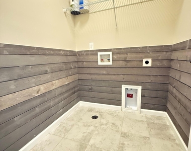 537 Austin View Boulevard - Photo Thumbnail 32