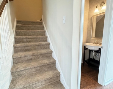 537 Austin View Boulevard - Photo Thumbnail 20