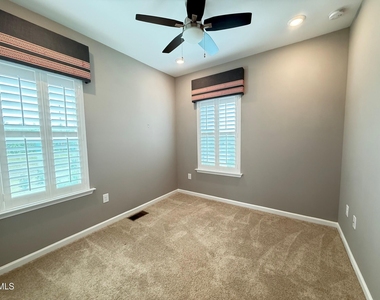 537 Austin View Boulevard - Photo Thumbnail 27