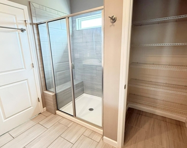 537 Austin View Boulevard - Photo Thumbnail 24