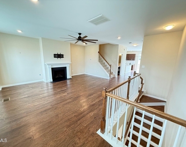 537 Austin View Boulevard - Photo Thumbnail 12