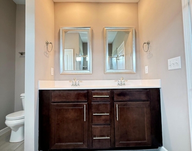 537 Austin View Boulevard - Photo Thumbnail 23