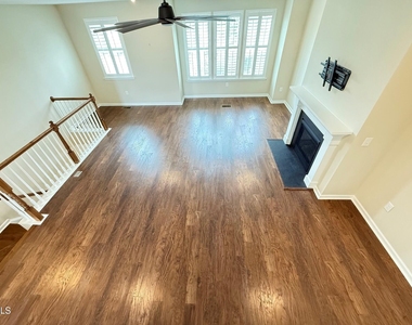 537 Austin View Boulevard - Photo Thumbnail 13