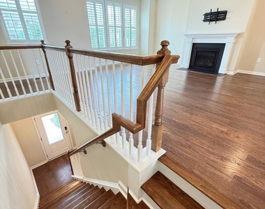537 Austin View Boulevard - Photo Thumbnail 9