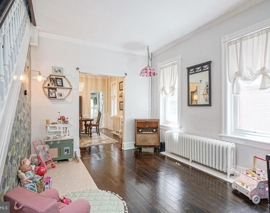 6 E Collings Avenue - Photo Thumbnail 5
