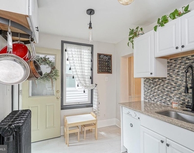 6 E Collings Avenue - Photo Thumbnail 14