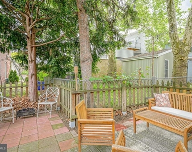 6 E Collings Avenue - Photo Thumbnail 29