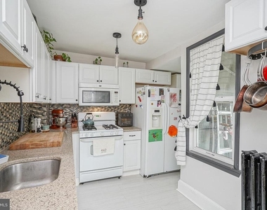 6 E Collings Avenue - Photo Thumbnail 12