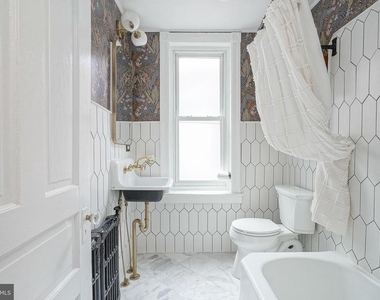 6 E Collings Avenue - Photo Thumbnail 24