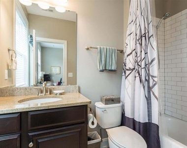 225 Penley Circle - Photo Thumbnail 10