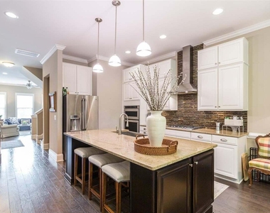 225 Penley Circle - Photo Thumbnail 5