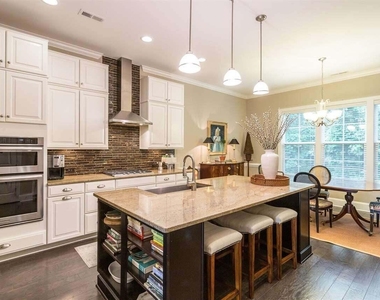 225 Penley Circle - Photo Thumbnail 4