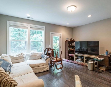 225 Penley Circle - Photo Thumbnail 11