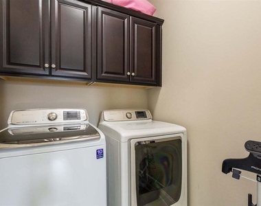 225 Penley Circle - Photo Thumbnail 12