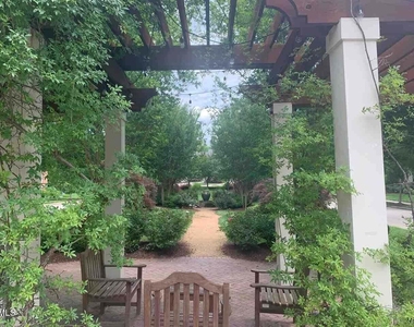 225 Penley Circle - Photo Thumbnail 15