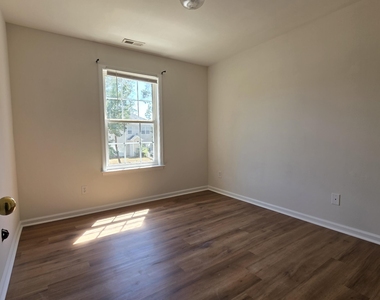 5417 Keowee Way - Photo Thumbnail 13