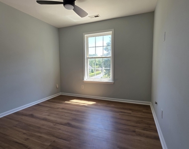 5417 Keowee Way - Photo Thumbnail 12
