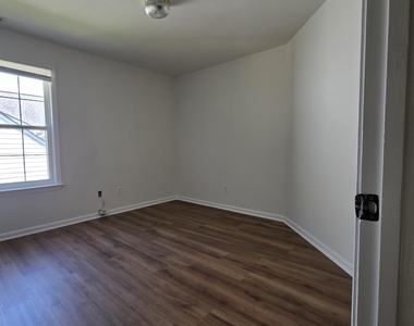 5417 Keowee Way - Photo Thumbnail 10