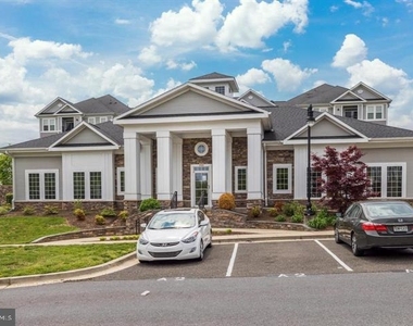 1321 Karen Boulevard - Photo Thumbnail 21