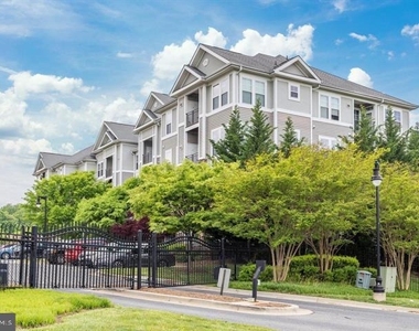 1321 Karen Boulevard - Photo Thumbnail 2