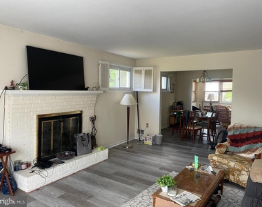 9221 Davidson Street - Photo Thumbnail 4