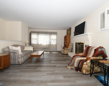 9221 Davidson Street - Photo Thumbnail 6